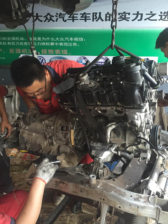 停車時(shí)，先熄火還是先關(guān)空調(diào)？