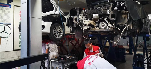 濟(jì)南沃爾沃汽車維修哪家好，汽車凹陷可以上哪維修？
